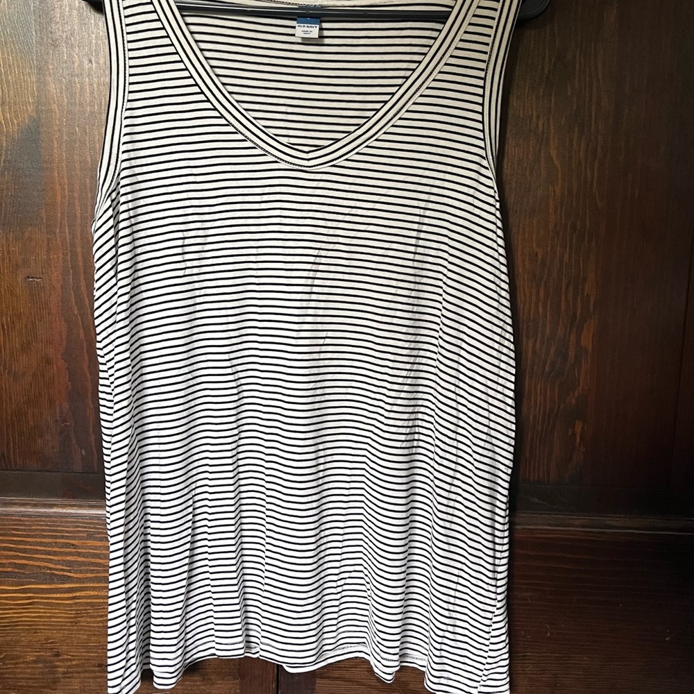 Women’s Old Navy luxe size L shirt